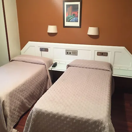 オベテンセ * オビエド