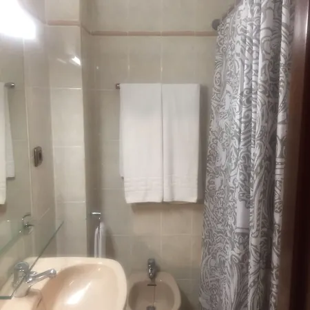 奥维特恩斯酒店 酒店 奥维耶多