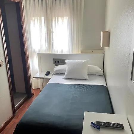 奥维特恩斯酒店 酒店 奥维耶多